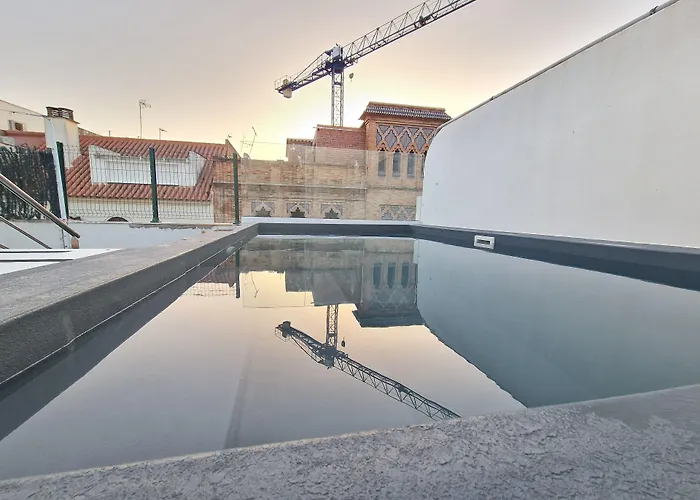 Hotel Y Apartamentos Dona Lola Sevilla